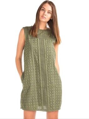 Gap Women Green Eyelet Lace Shift Dress size M